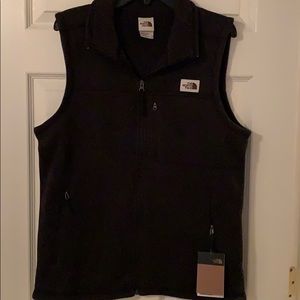 Brand new men’s North face fleece vest